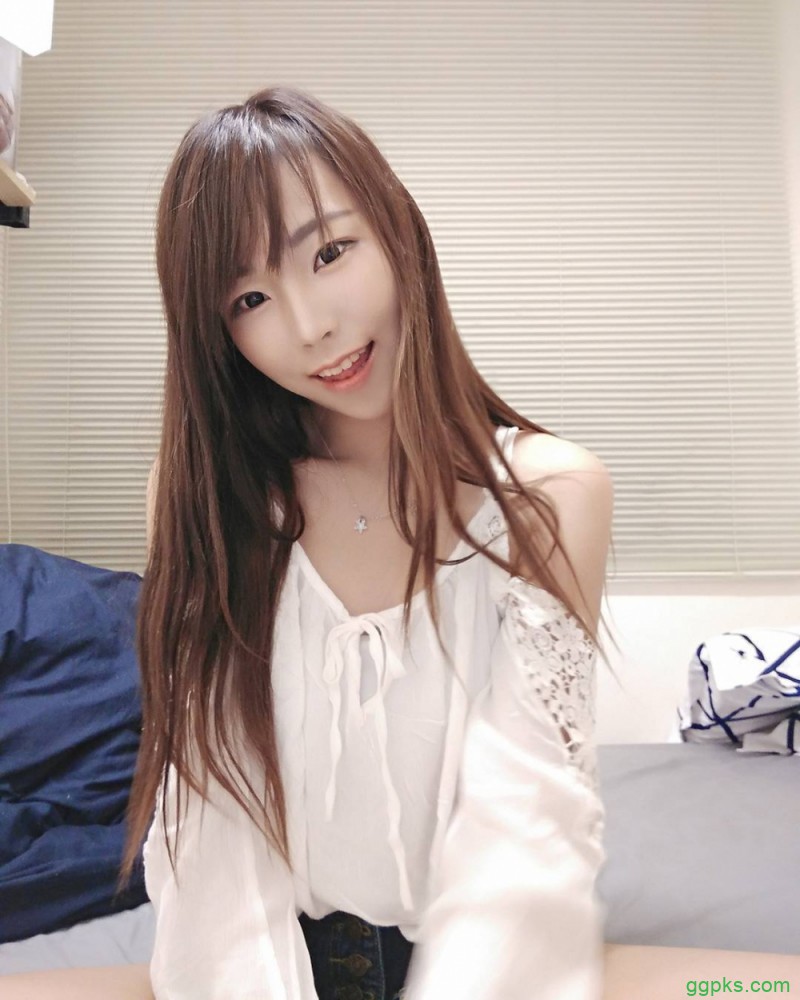 【GG扑克】肉吻是什么_他越吻越深