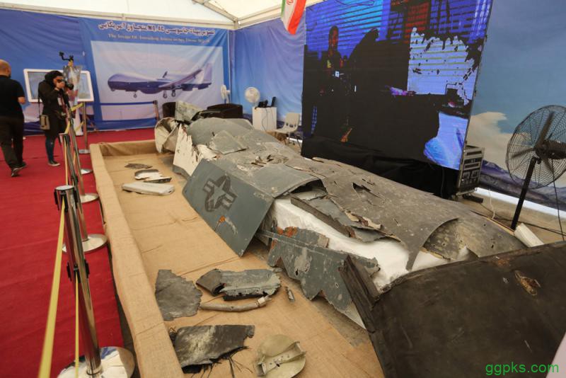 伊朗展出美国“全球鹰”无人机残骸