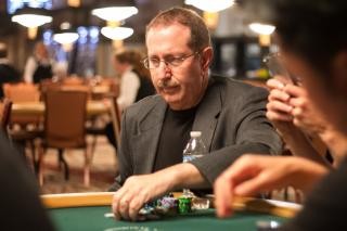 1496935857654742.jpg 【GG扑克】Norman Chad:扑克总让人垂头丧气,但大家还是踊跃参与