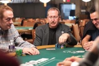 1496935867456883.jpg 【GG扑克】Norman Chad:扑克总让人垂头丧气,但大家还是踊跃参与