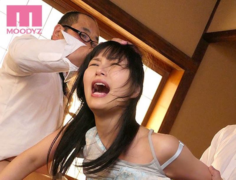 【GG扑克】翻开亡妻秘密日记!巨乳女儿“堀内未果子”竟是与小三偷生 父亲气疯找亲戚中出