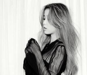 【GG扑克】坐在他腿上摩擦h 公司只有领导和我两个人