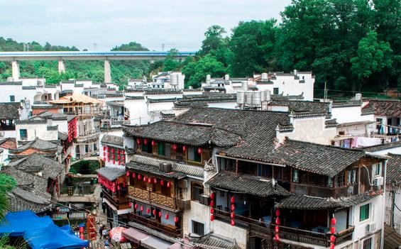 隐藏在青山绿水之间的村落，电影《致青春》的取景地，网红必打卡