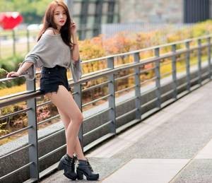 【GG扑克】跪下抬头吞下去 浪货三根手指都满足不了