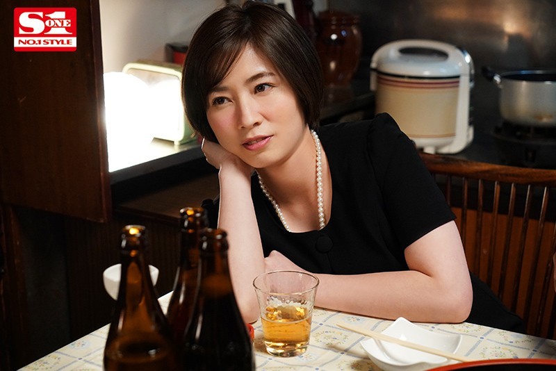 【GG扑克】ssis-076:H杯美人妻“奥田咲”巧遇前男友 醉酒后惨遭硬上高潮连连。