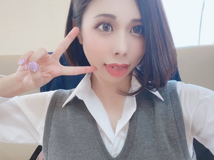 【GG扑克】EBOD-809 :大眼痴女美体师“藤咲玲央奈”免费附送全套服务。