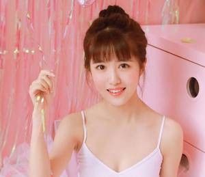 【GG扑克】女主变美后身体会软 怀了老公儿子的种