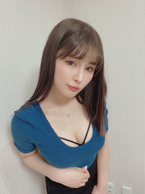 【GG扑克】重回事务所!最强刺青妹子拍片啦!