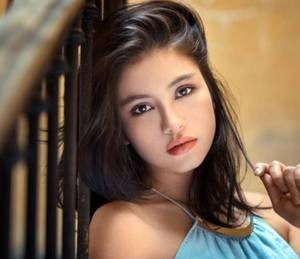 【GG扑克】地铁把别人蹭硬了 双性H虐扎小核花蒂