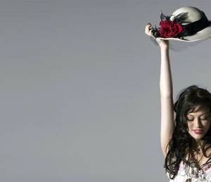 【GG扑克】离开伤害你的男人 不顾她的疼痛加快速度