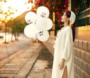 你好是哪个小嘴想要 公车上把米青液堵在子宫里胀