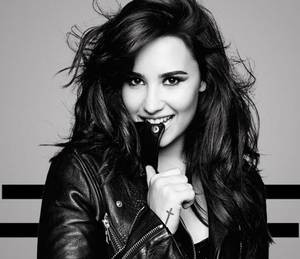 你好是哪个小嘴想要 公车上把米青液堵在子宫里胀