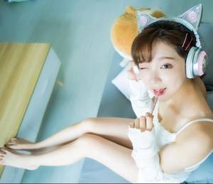 他的手掌覆上她的 市委书记日后女干部