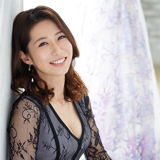 【GG扑克】“长嶋沙央梨”作品JUL-647:熟女人妻一喝醉就会乱摸男人老二!
