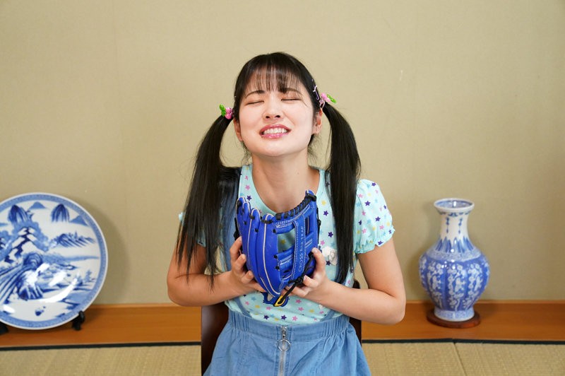 【GG扑克】GUN-861变态妹妹“水谷葵(水谷あおい)”闻着哥哥的棒球手套自慰