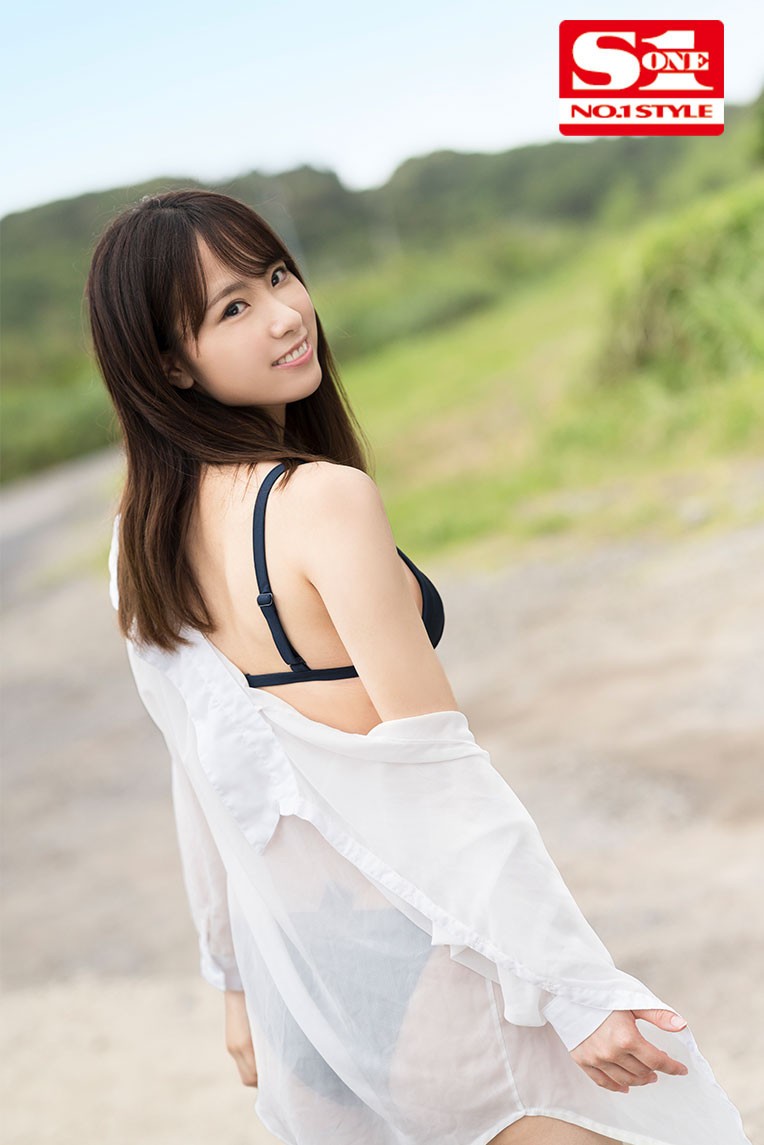 【GG扑克】又一个超级新人!“167公分、E罩杯”国立女大生“白坂みあん”S1出道!