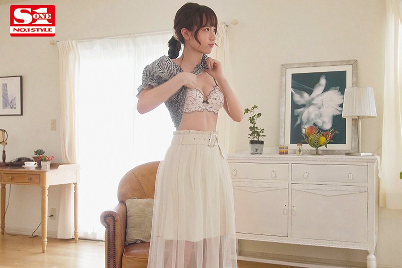 【GG扑克】又一个超级新人!“167公分、E罩杯”国立女大生“白坂みあん”S1出道!