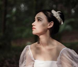 情倾风国gl百度云 老师的桃花源泛滥成灾