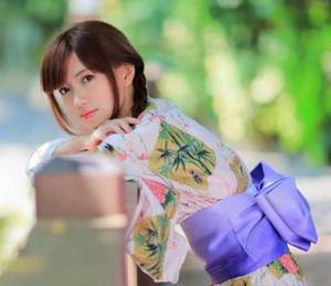 浴室中脱了衣服激吻的视频 调教强迫h粗口