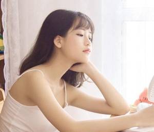 【GG扑克】太监的舌头好厉害h 五岁那年他偷亲了一个小姑娘