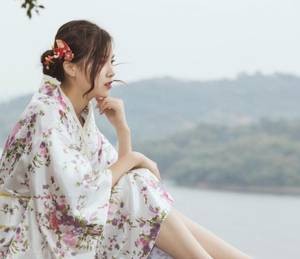 【GG扑克】汉的懒婆娘笑佳人 头埋在双腿间吸食花蜜