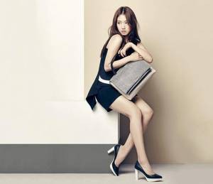 【GG扑克】九浅一深爽翻美女 惩罚说他有没有这样碰过你