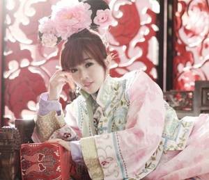 【GG扑克】成年礼调教h 小受坐公交车被侵占