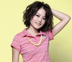 手伸进她衬衫 宫瑞辰凌若夕