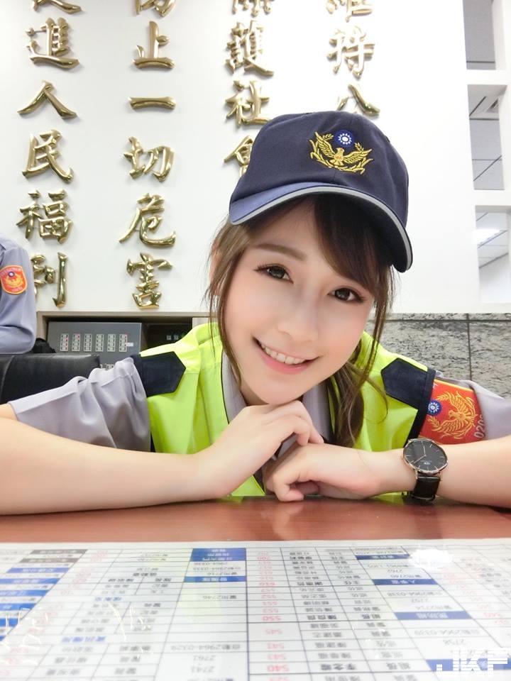 拜託來抓我！陳樂樂扮演「神正女警」為民除害&#8230;..根本提高犯罪率啦！