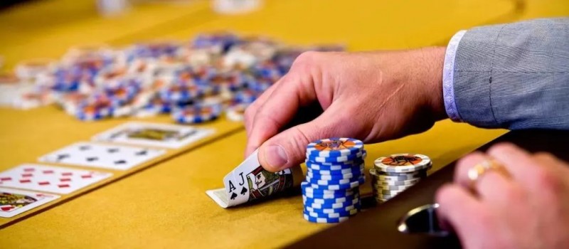 【EV扑克】德州扑克“可玩指数”，告诉你起手牌哪些能玩，哪些是坑