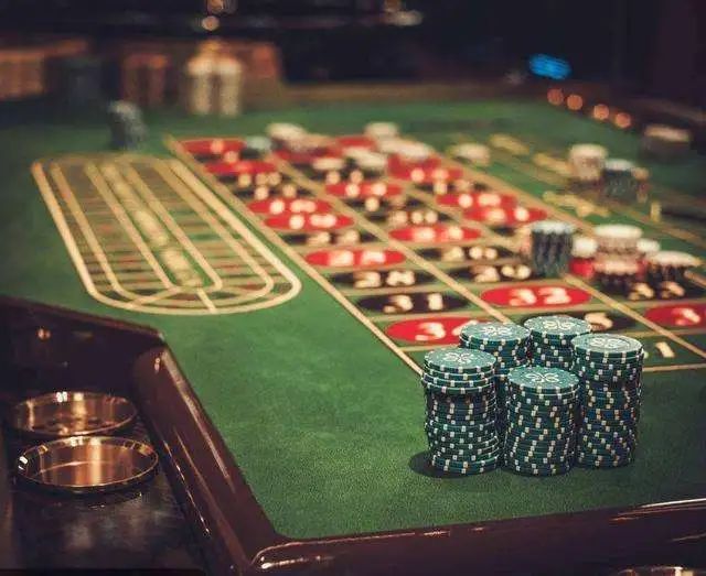 【EV扑克】牌手故事:德州扑克对抗一个缺乏经验的幸运牌手