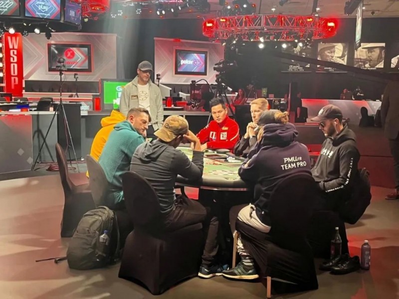 【EV扑克】WSOP见证中国实力,带着中国心TONY越战越勇!微型狂欢赛1刀通往梦想之路