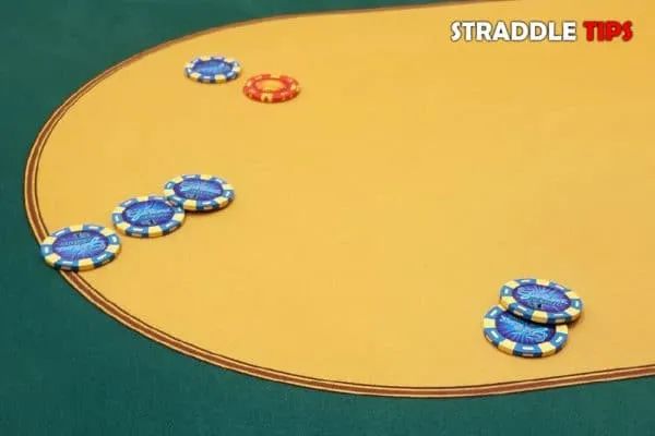 【EV扑克】教学:玩有straddle的常规桌,像76s和33这种牌是很掉价的