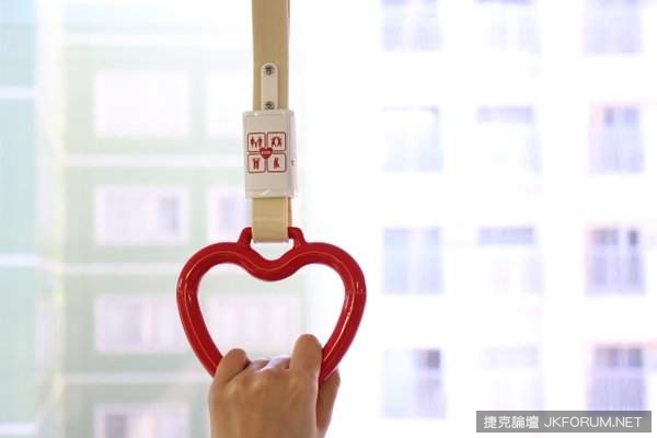 【GG扑克】東京電車設置『情人節親密座位』不是現充的可憐蟲沒資格坐下？