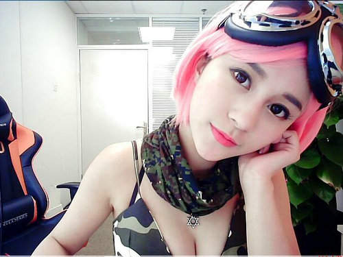 【GG扑克】爆乳版Angelababy！百年一見超優質實況主