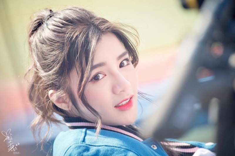 【GG扑克】最美啦啦隊員！「零死角女神」羚小鹿翹臀雪乳超性感　迷人甜笑更讓人秒醉