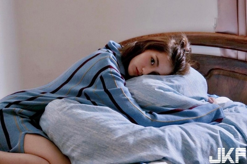 【GG扑克】超犀利帥妹！廣告魅力不輸《伍佰》…一秒微笑讓網友心甘情願被收服