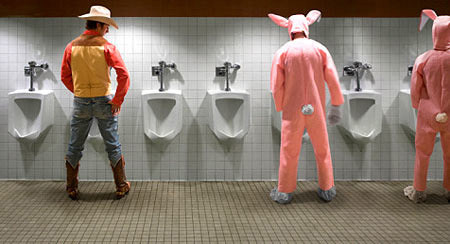 【GG扑克】自動「烘洗GG小便斗」！男：上完終於不用甩乾了