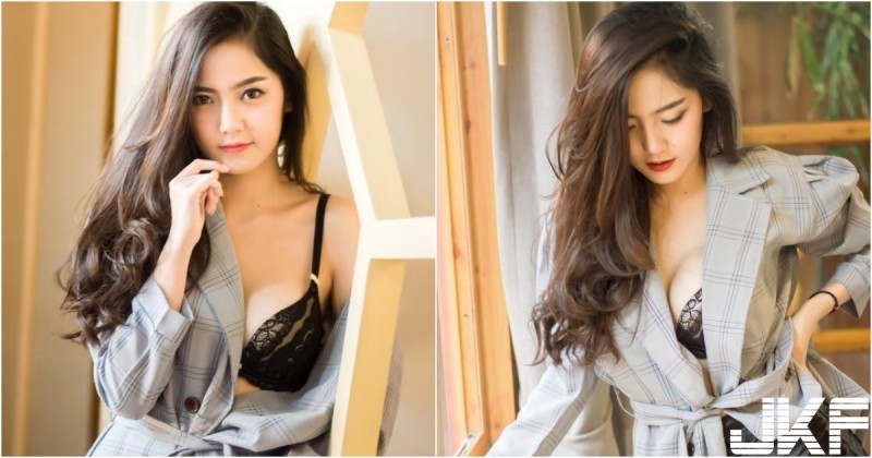 【GG扑克】「氣質甜美奶妹」好豪放！大衣下沒穿只剩性感內衣！火辣身材藏不住啊！