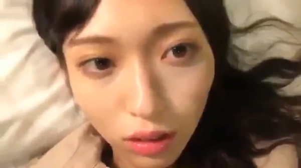 【GG扑克】日本女團疑「性愛直播」忍不住顫抖喘息！沒想到最後連「啪啪啪聲音」都出來了…